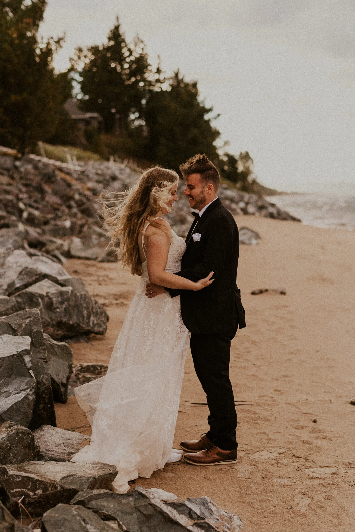 upper peninsula fall mountain elopement