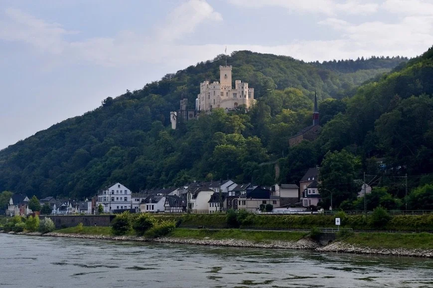 Stunning Schloss Stolzenfels - Source: Winekeller