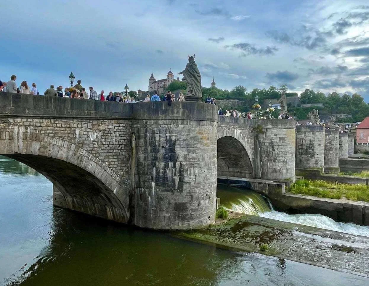 würzburg-main-bridge.jpeg