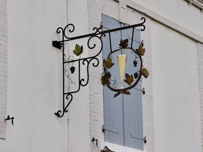 hautvillers-iron-signs-2.jpeg