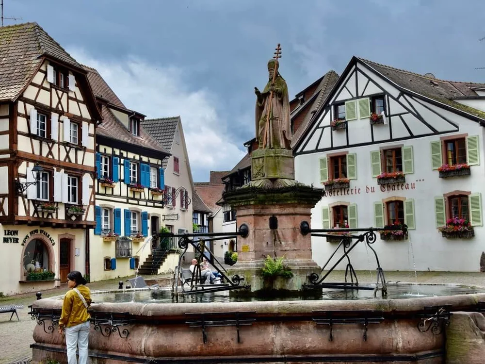 Saint-Léon Fountain in the Place du Château