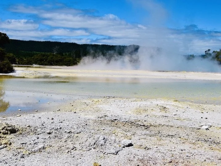Rotorua hot springs (N. Island)