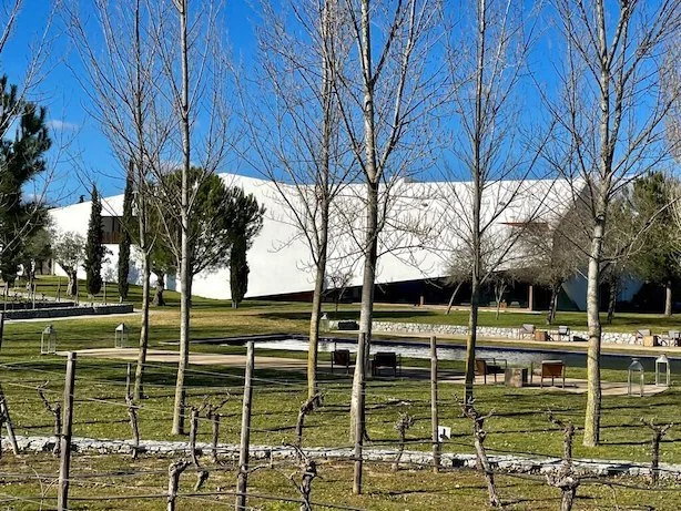A modern wine hotel - L'And Vineyards