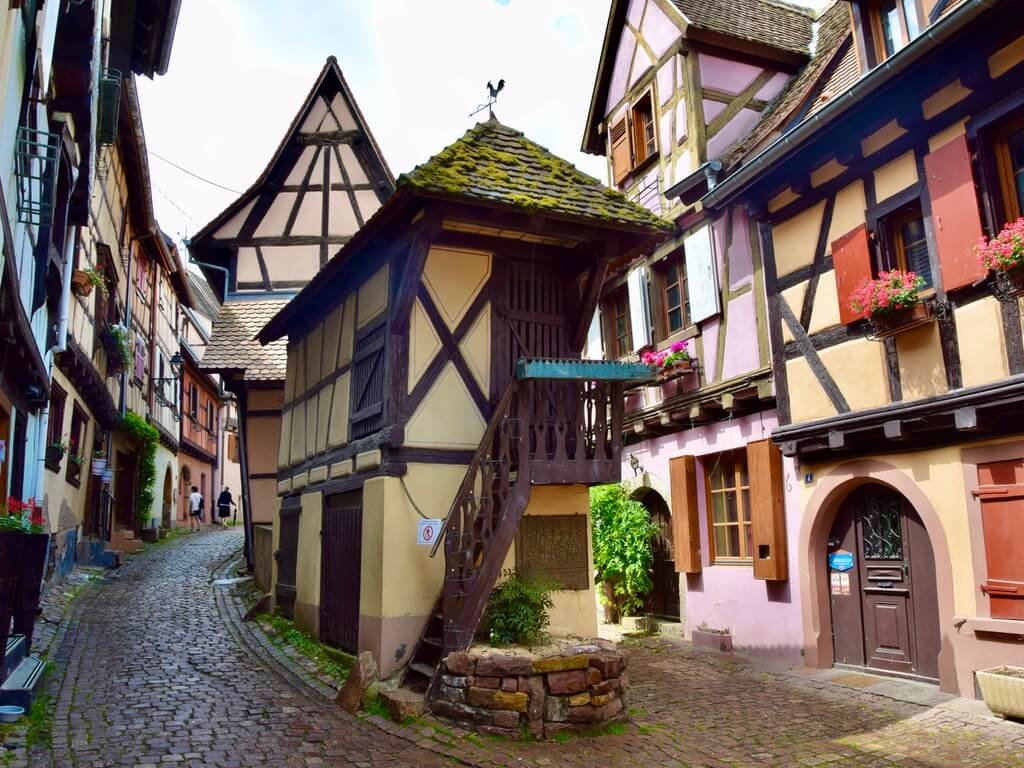 What is the prettiest town in Alsace?