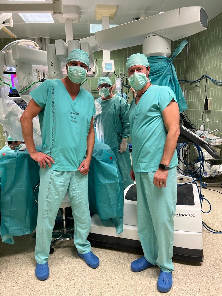 The first robotic urogynecological surgery in Hradec Králové performed by Dr. Dvořák under our supervision.