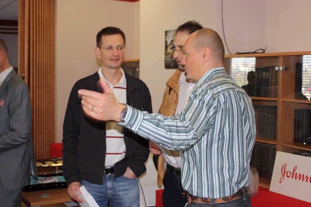 2016 - Міжнародний лапароскопічний семінар у Пльзені, доктор Хавір пояснює техніку операції