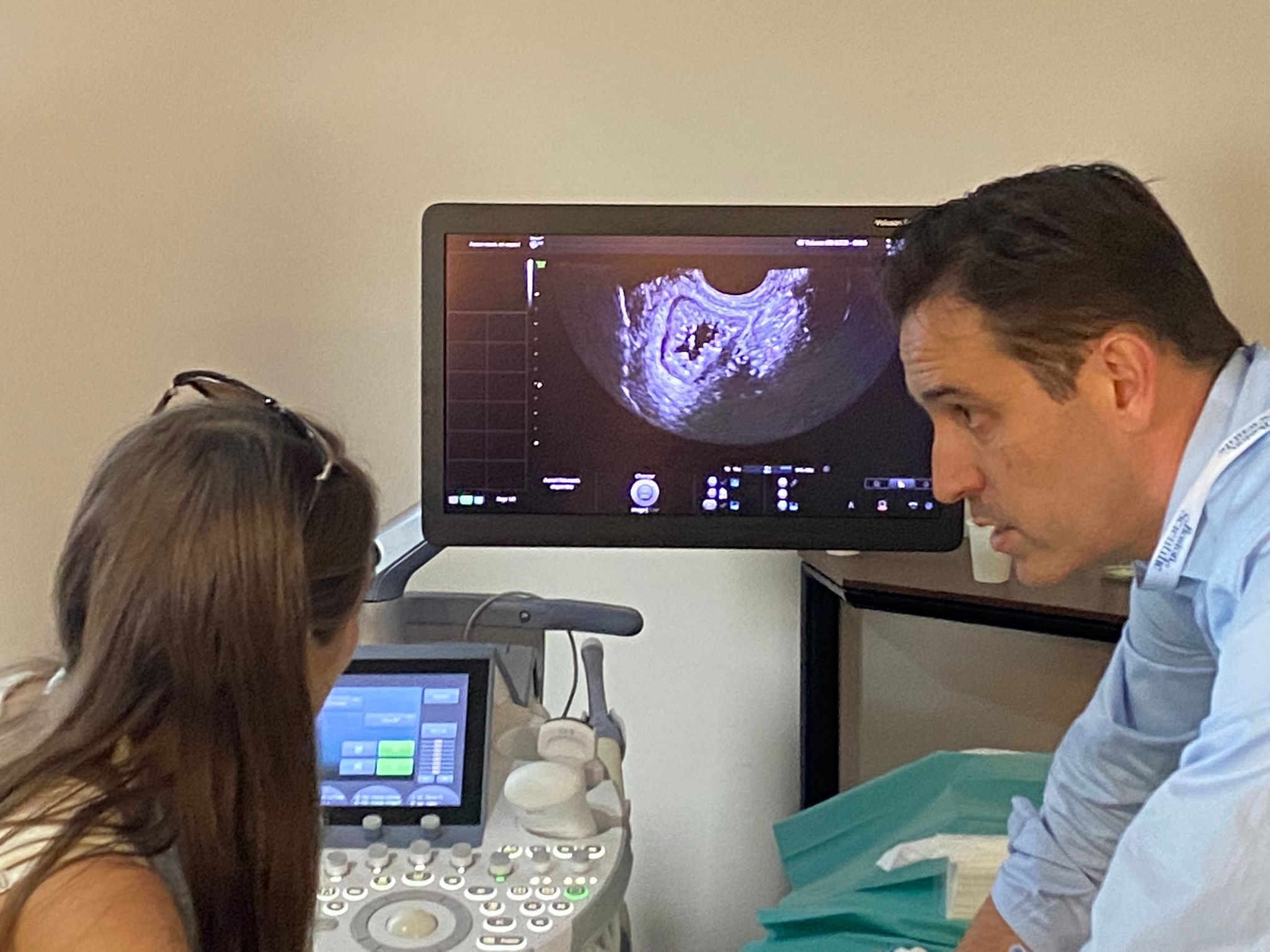 34. PEERS meeting in Antibes. Our research colleague Prof. Letouzey from the University of Nimes explains the ultrasound technique. 