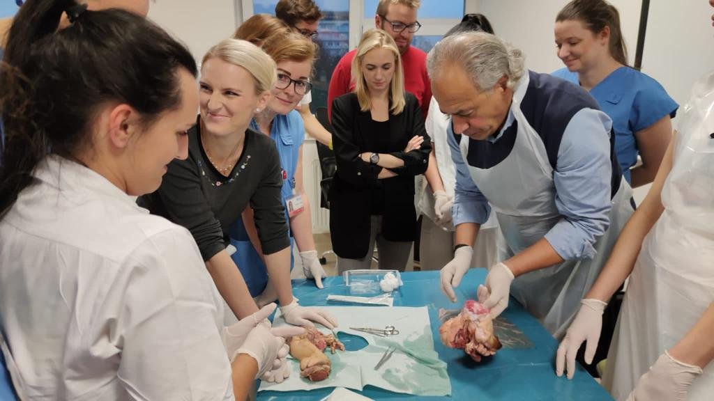 Khaled Ismail during the preparation of the surgical specimen in the Ostrava Hospital