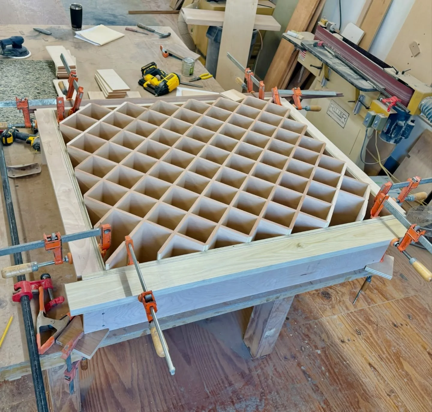 Weekend vibes 🍷 custom wine rack that holds more than 70 bottles. 

#wine #winerack #kitchen #customwinerack #customkitchen