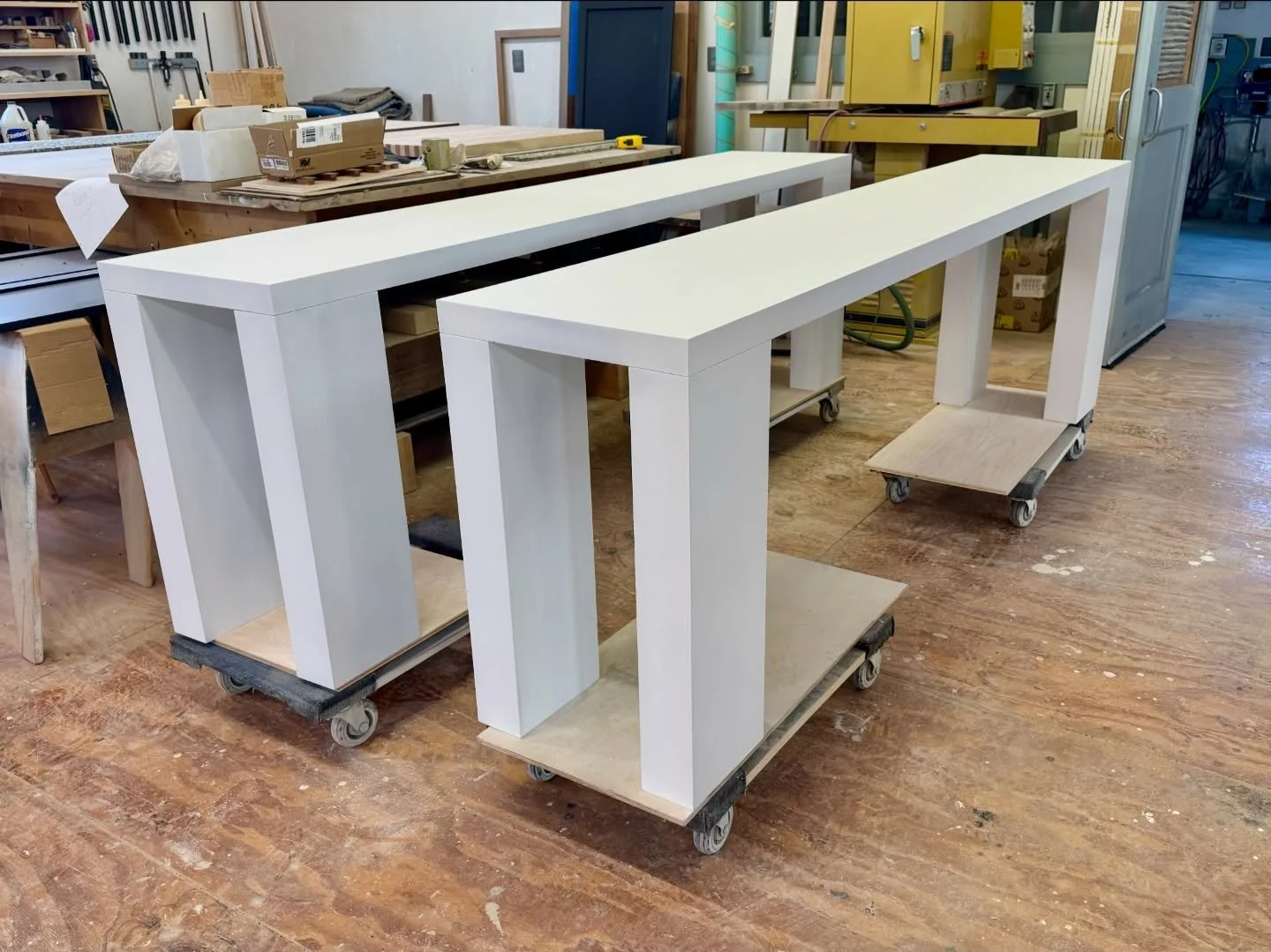 Custom side tables to be finished in full gloss.

#custom #sidetables #customfurniture #woodworking #woodshop