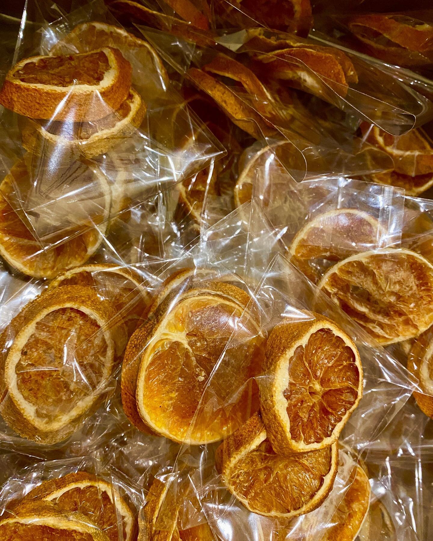 Yes, we do virtual cocktail kits, too! Dehydrated orange slices ready to go for our Negroni kits! 

.
.
.
.
.

#winesofinstagram #virtualtasting #samplebottles #winesamples #virtualwinetasting #wineonline #winetasting #wine #wines #cocktails #virtual