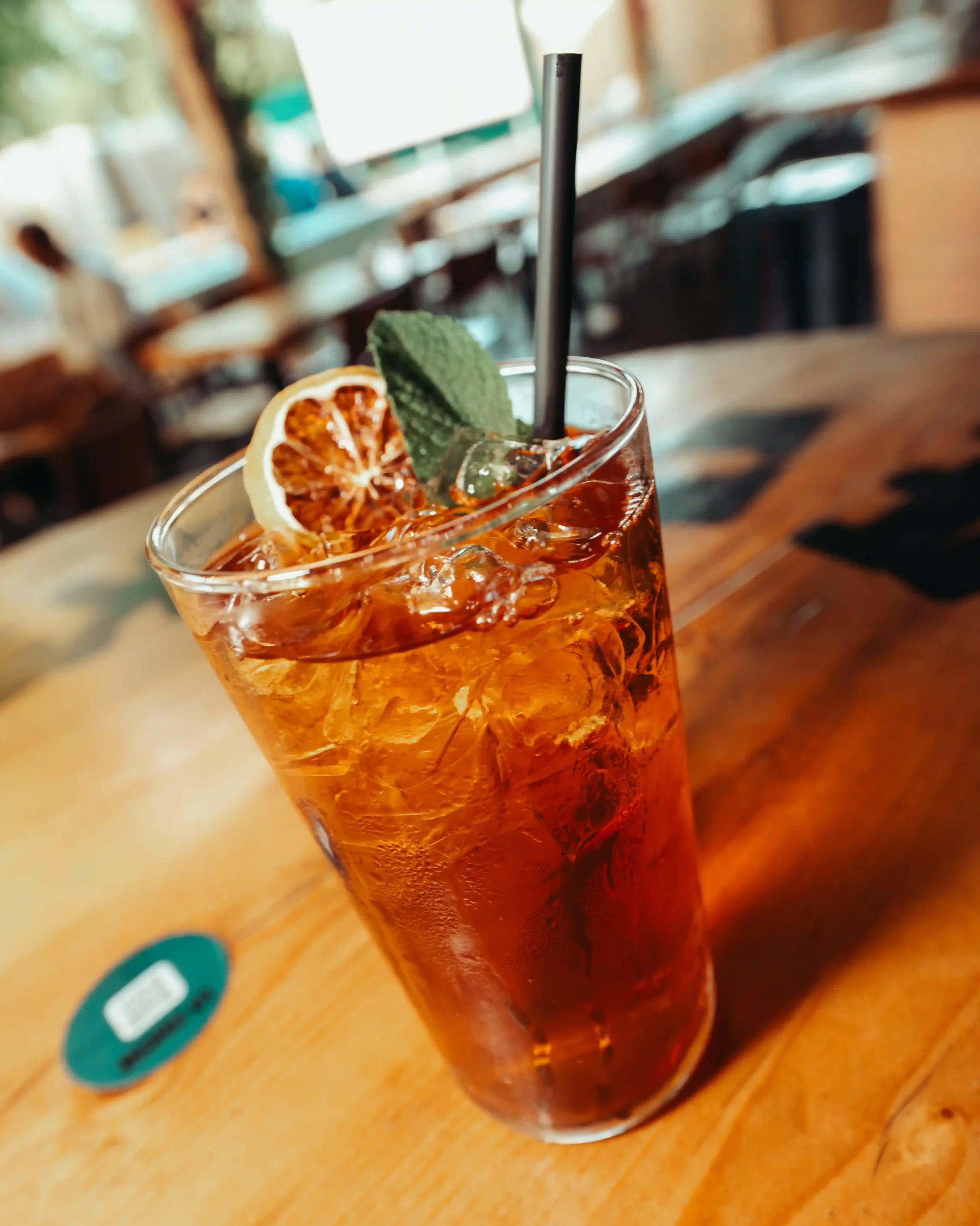 Cocktail orange à la Friche Gourmande Toulouse.webp