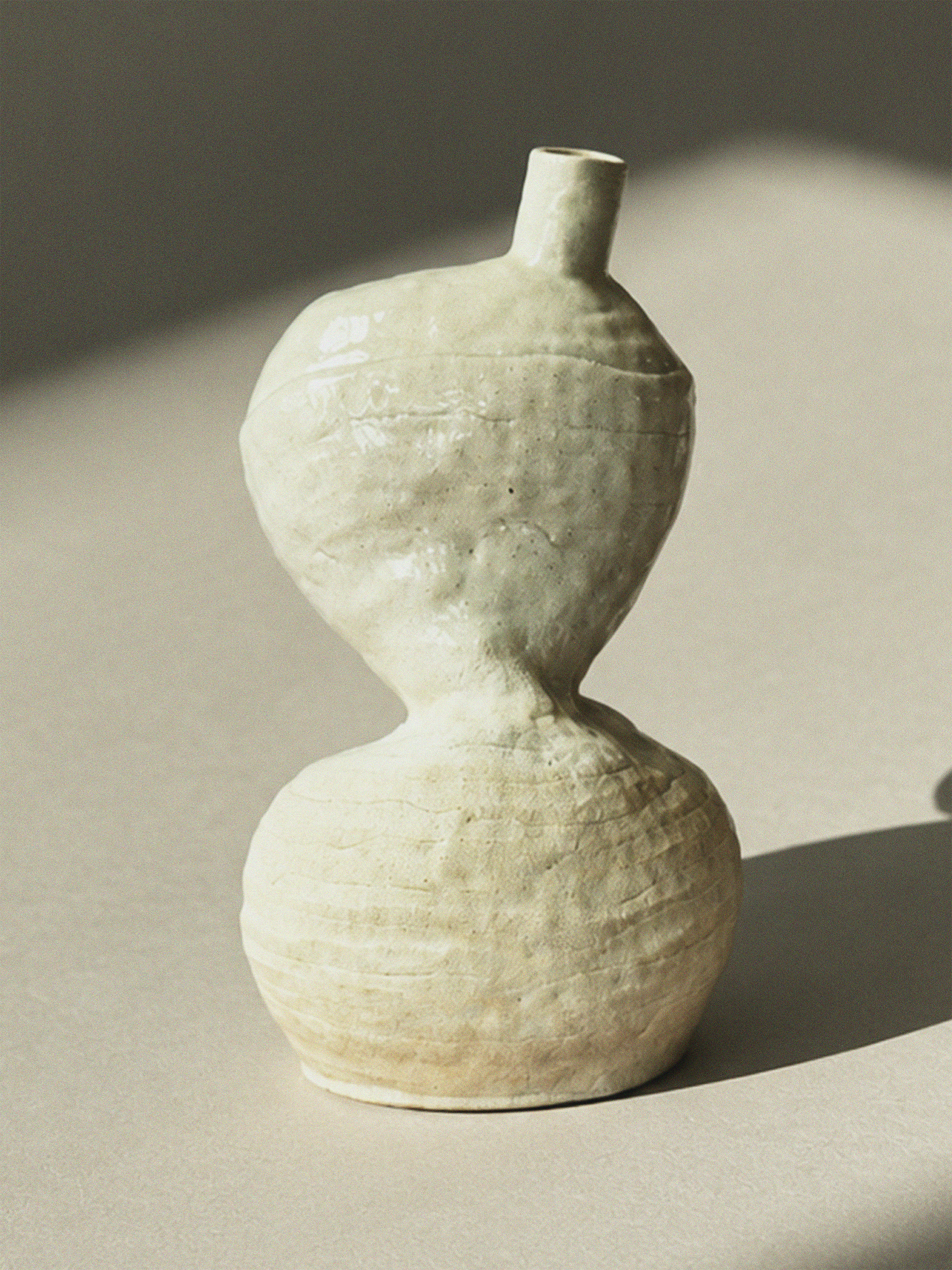 Hourglass Vase 2.png