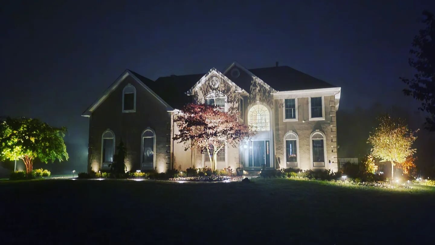 Our latest low voltage lighting project was just completed. Adding illumination to private residences enhances aesthetics and accessibility. 

@amplightingus 
#landscapedesign #landscapelighting #buckscounty #landscaping #landscapephotography #landsc