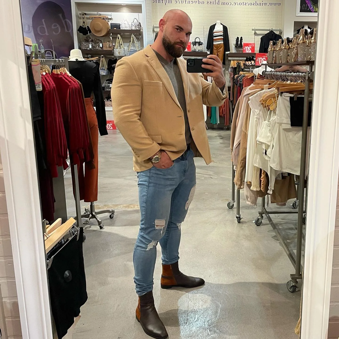No words this time&hellip; just the #selfie :)
#shopping #fashion #rolex #mirror #mirrorselfie #sunday #lookgoodfeelgood #lookgood #rest #restday #polishboy