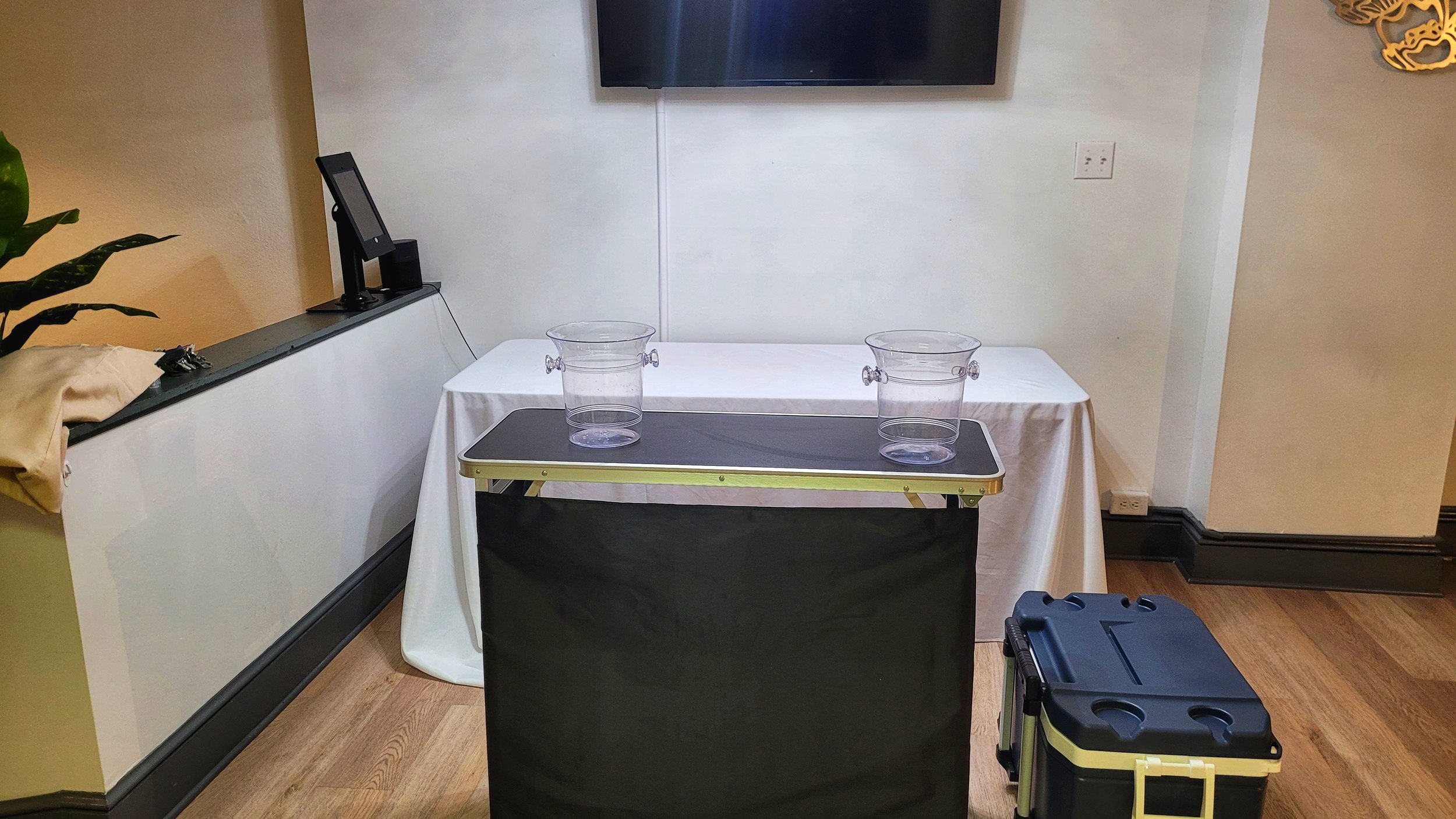 Portable Bar & Chest