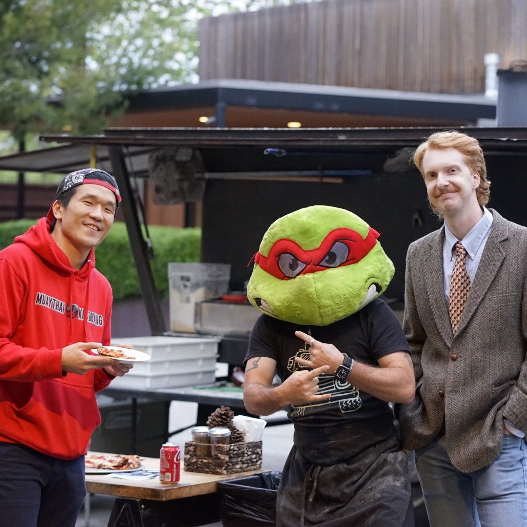 Always exciting to have a big celebrity stop by BLANKSPACES! 😉 🐢

📸: @stevenhankinsphotography