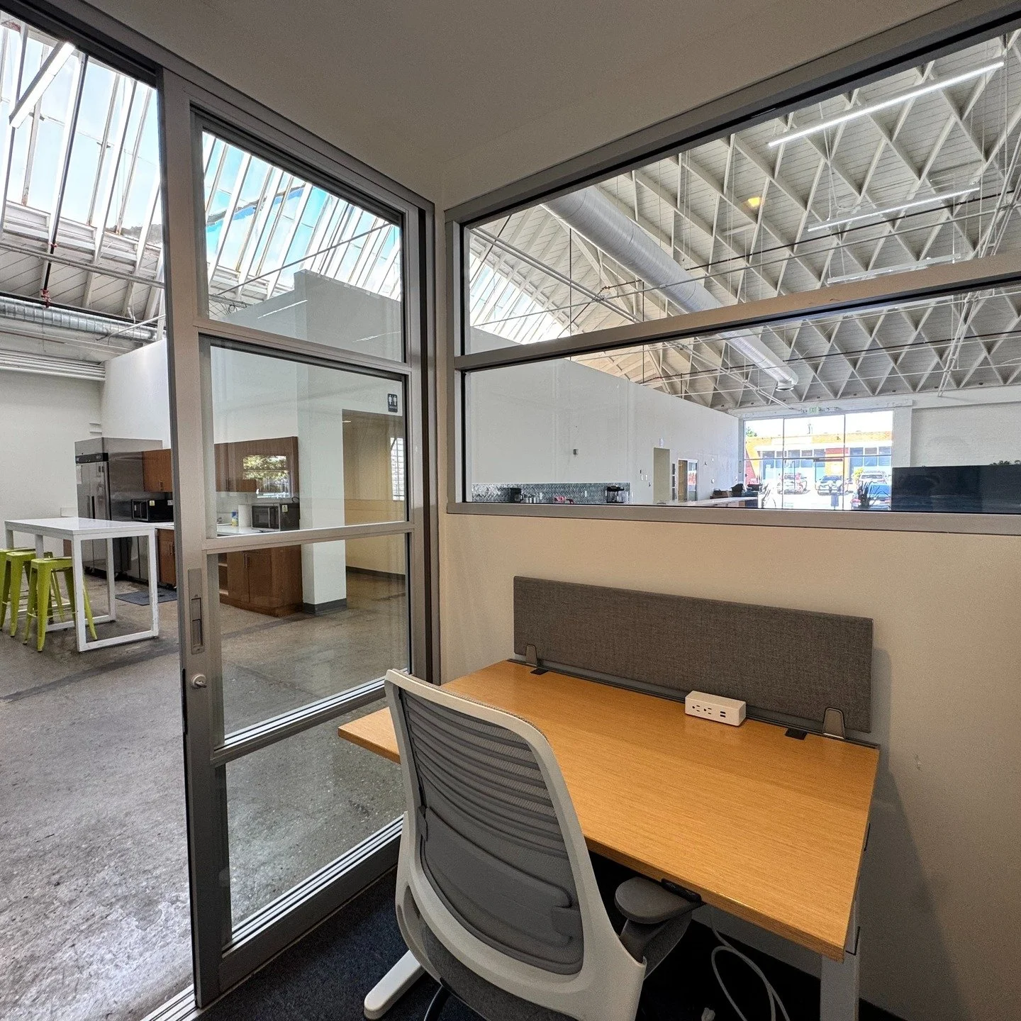 Looking for a ✨new✨ home? Private offices and dedicated desks are available immediately in Venice, in Santa Monica on Main St, and our newest location in Downtown Santa Monica on Colorado Ave!