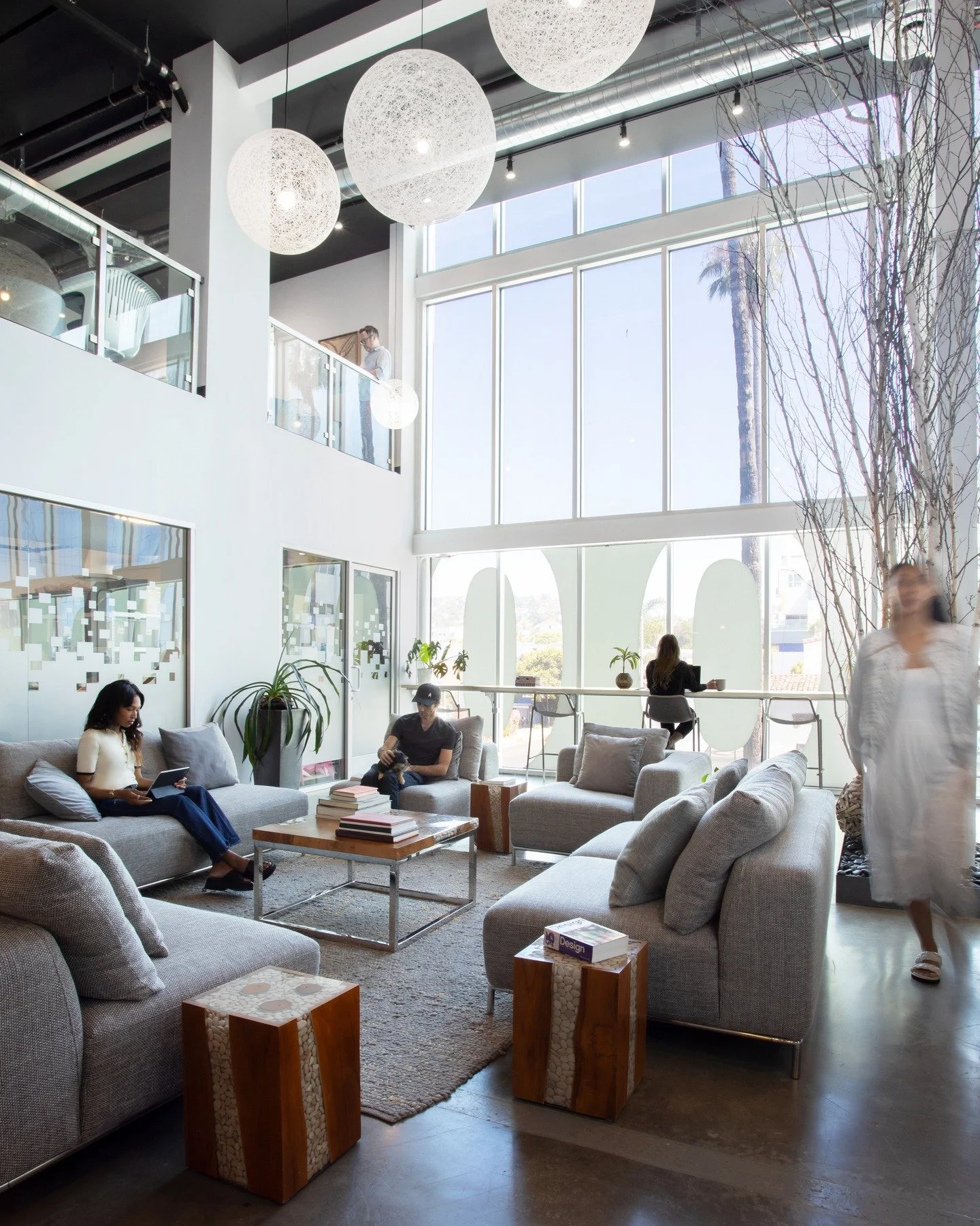 Hooray! Our original BLANKSPACES Hollywood location on Sunset is now re-opened. Come by for a tour of our open workspaces and many private offices.