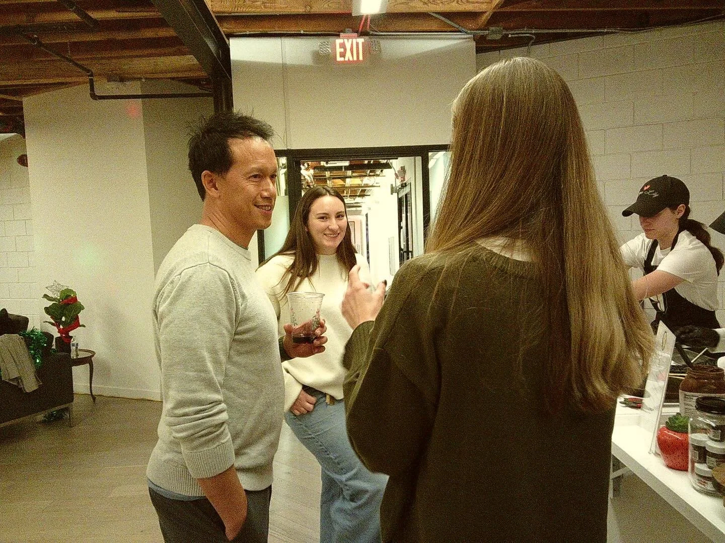 Celebrating a year of teamwork, success and growth 🥳❄️We are spreading holiday cheer celebrating the people behind our success. Happy holidays from your BLANKSPACES team 🎁