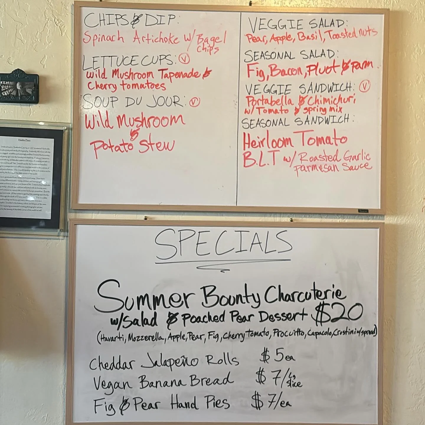 And! Live music @6:00

Pictures coming soon ❤️