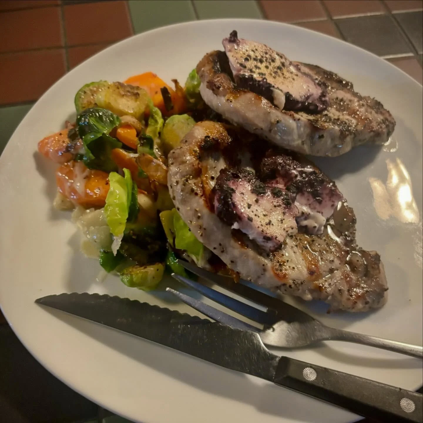 We were honestly too busy to get this post out until now, but there&rsquo;s an hour left to come catch a mouthful and an earful of live music:)