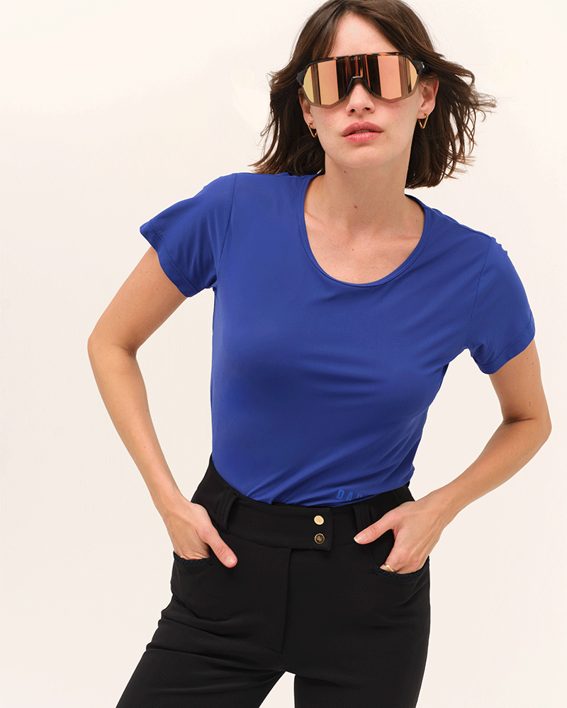 Betty-mc-tshirt-cobalt-dada-sport-_0005_Betty-mc-tshirt-cobalt-dada-sport-10.png