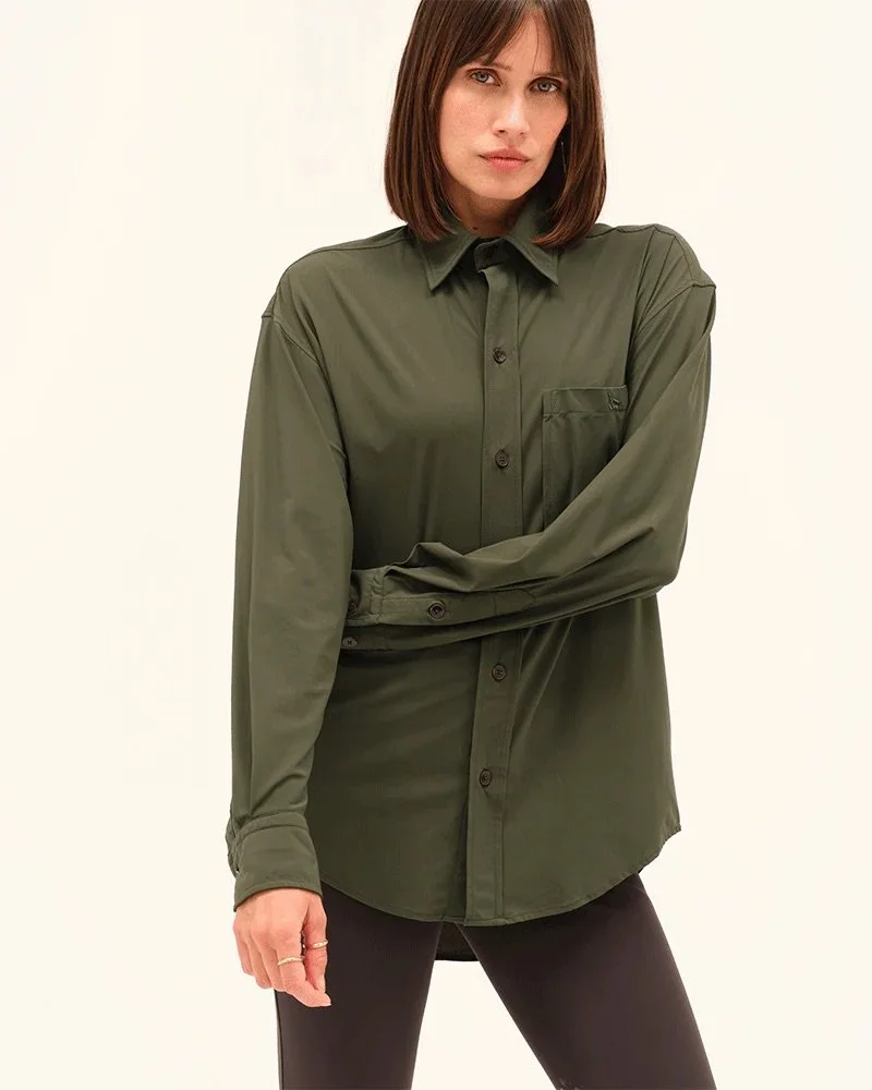 Olga-shirt-green-dada-sport_0016_260128_DADA_SANTI_SIERRA_19_0028_RETOUCHE.jpeg