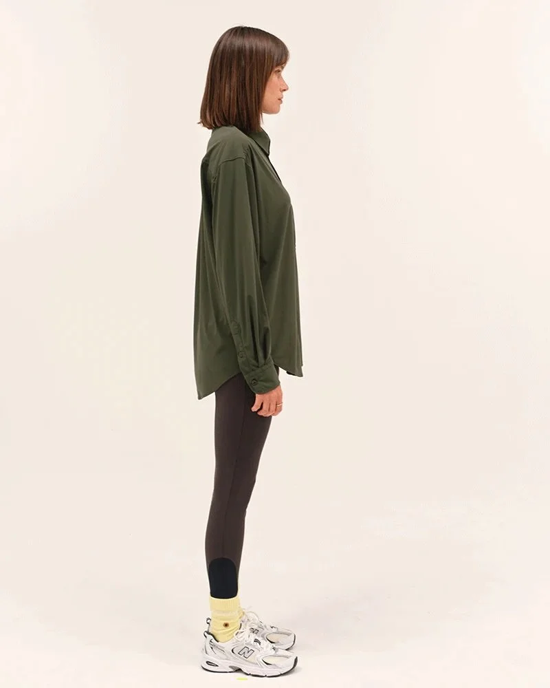 Olga-shirt-green-dada-sport_0015_260128_DADA_SANTI_SIERRA_19_0034.jpeg