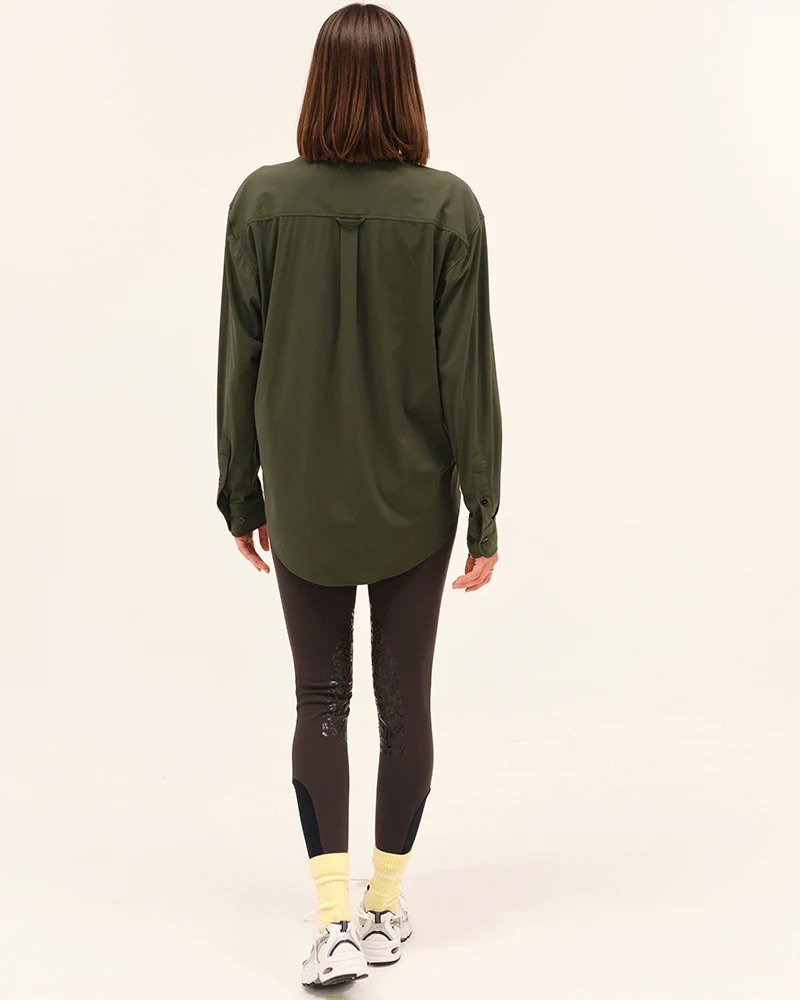 Olga-shirt-green-dada-sport_0014_260128_DADA_SANTI_SIERRA_19_0045.jpeg