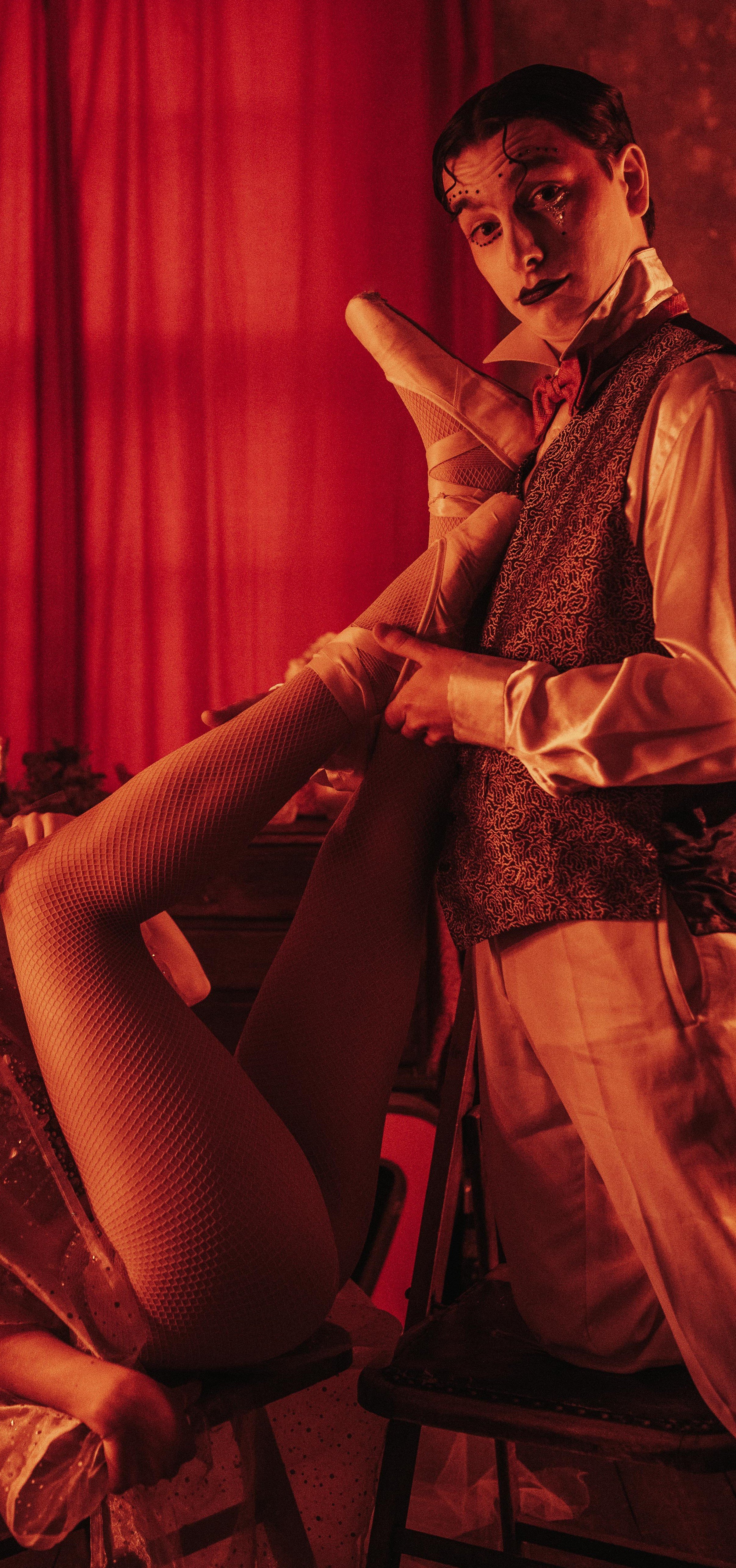 'Eternal Hourglass' 2022 directed by Joanna Vymeris. Photography by Jia Lang