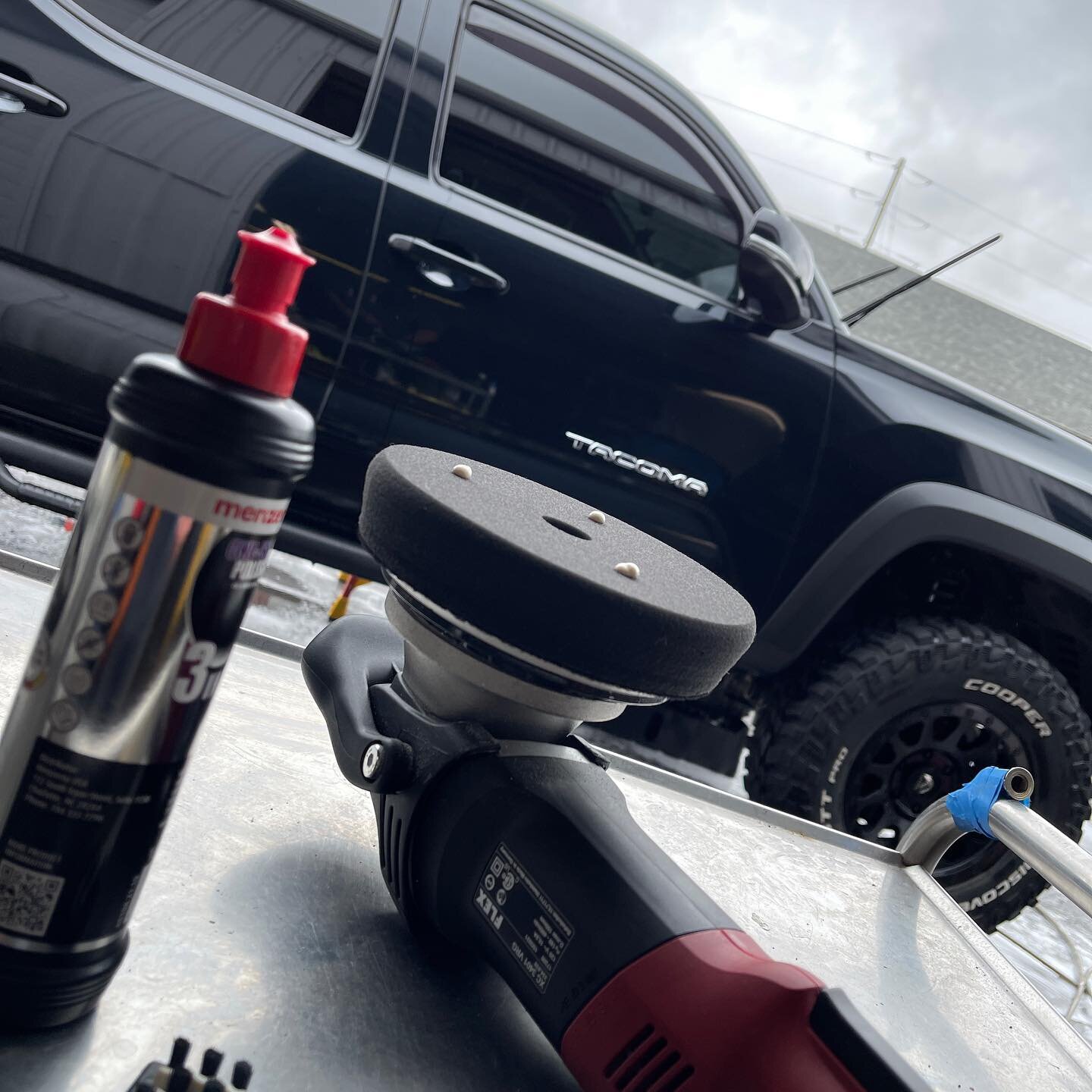 One-Step Polish included in our Gold Package, for more info DM #autodetailing #oregon #toyotatacoma
