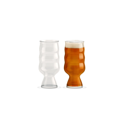 Two IPA Beer Glasses with a wavy form, one empty and one filled with beer.