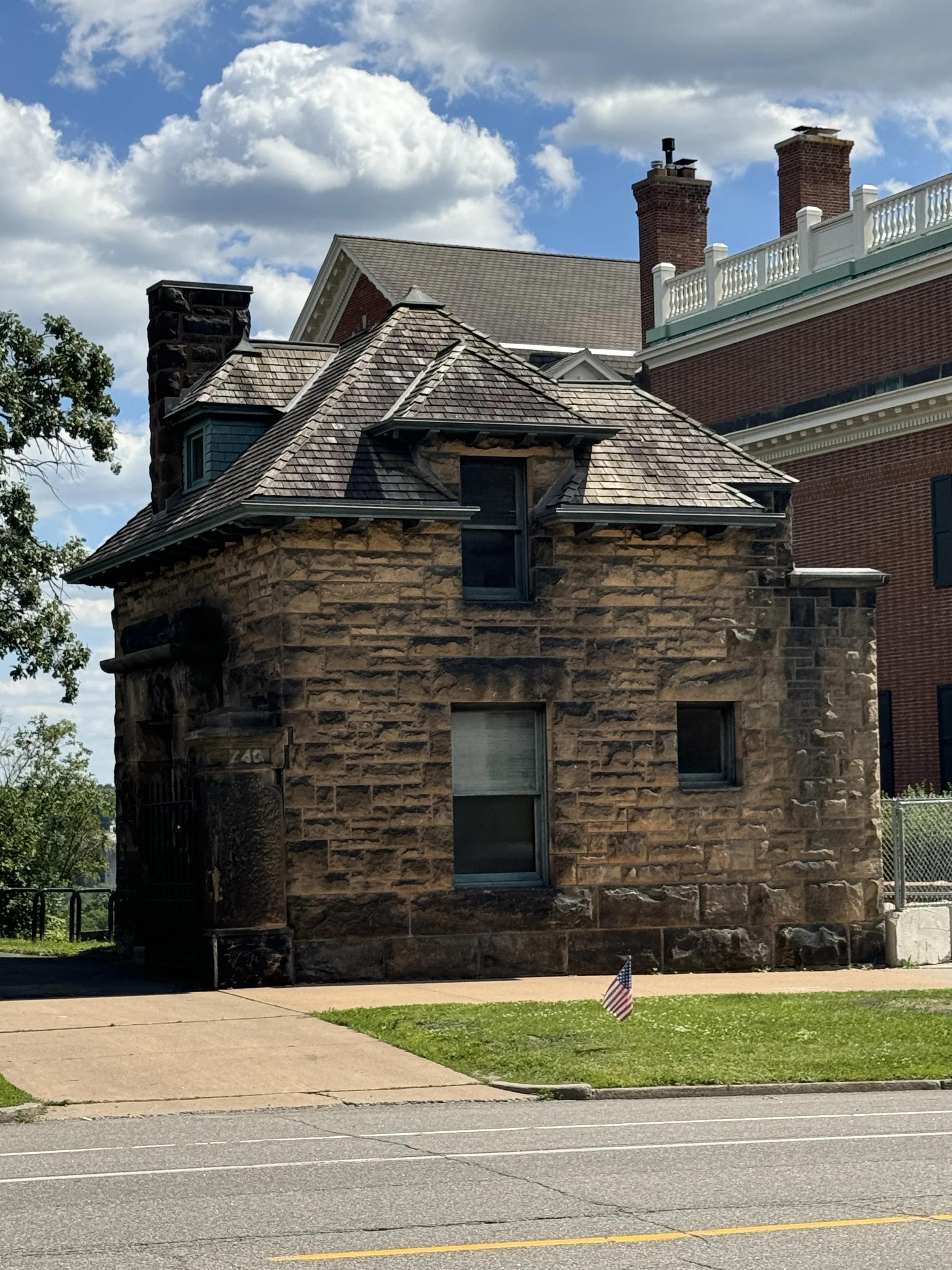 This is NOT a Carriage House