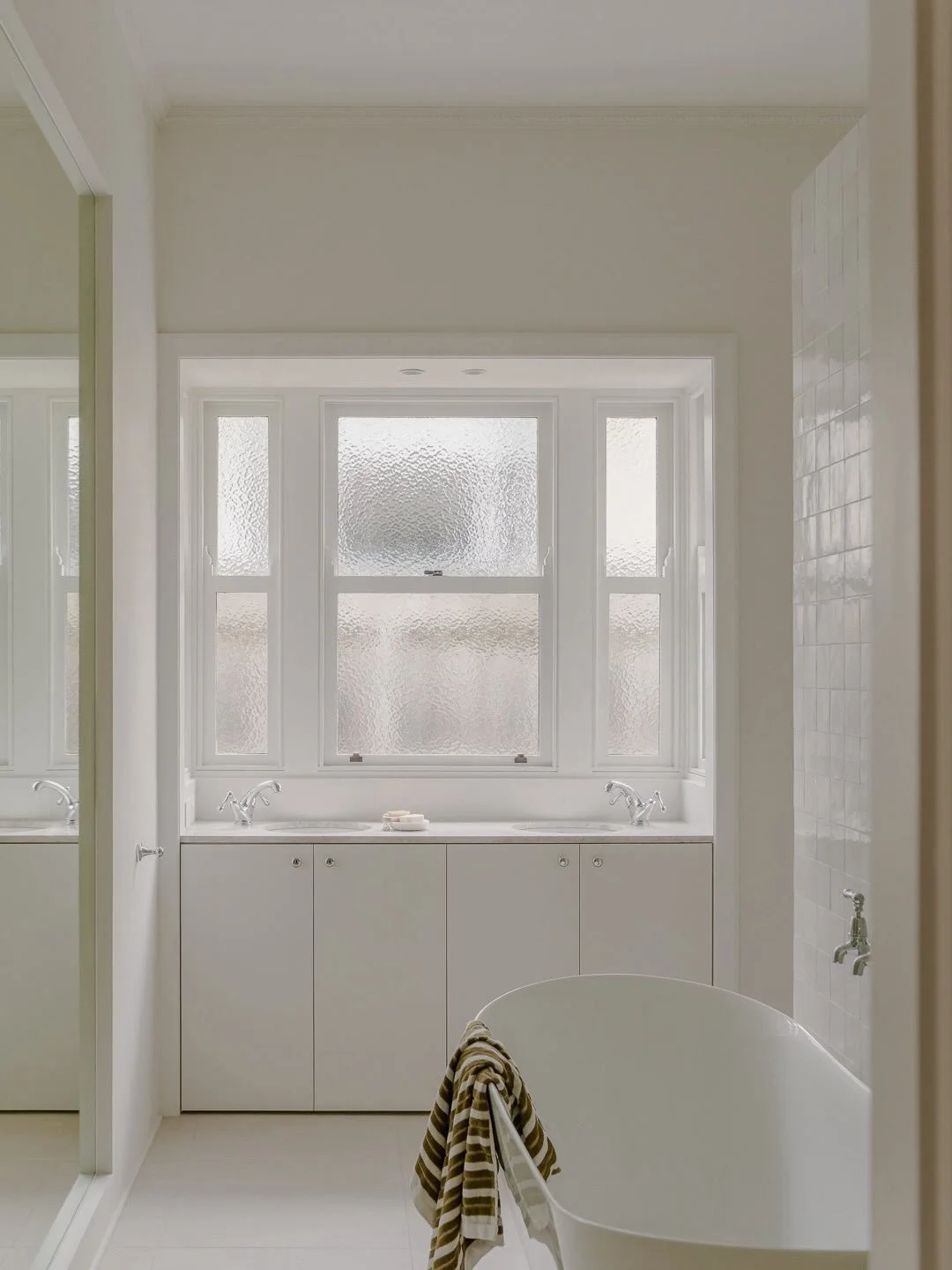 Bathroom at our Preston project 

Builder: @hamcongroup 
Interiors: @annie_mac__ 
Photos: @victorvieaux