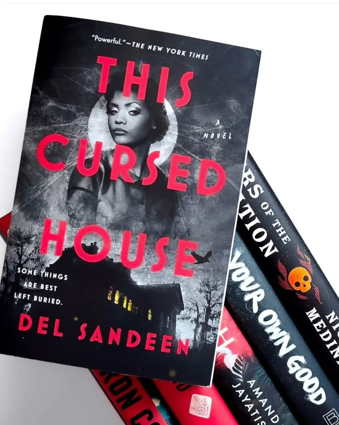 Spooky season is here 👻 and today we&rsquo;re highlighting THIS CURSED HOUSE  by Del Sandeen, a Southern Gothic horror debut that is haunting and thought-provoking.

Set in 1962, the story follows Jemma Barker, a Black woman who has always seen spir