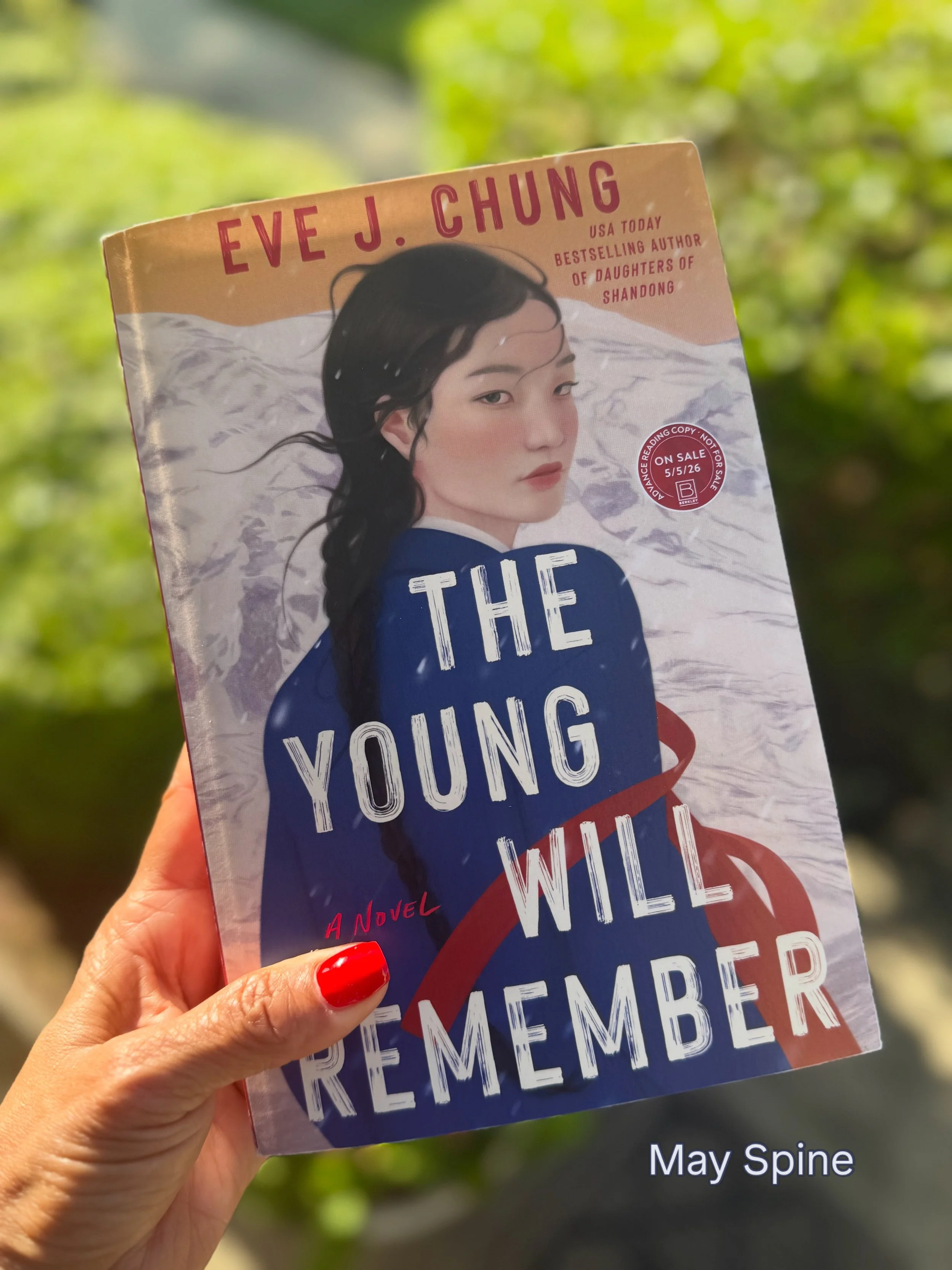I&rsquo;m super excited to welcome @eve.j.chung.writes back as a Diverse Spines Spine of the Month. ✨

THE YOUNG WILL REMEMBER is our May Spine. 📚 Set during the Korean War, this sweeping historical novel follows a Chinese American war correspondent