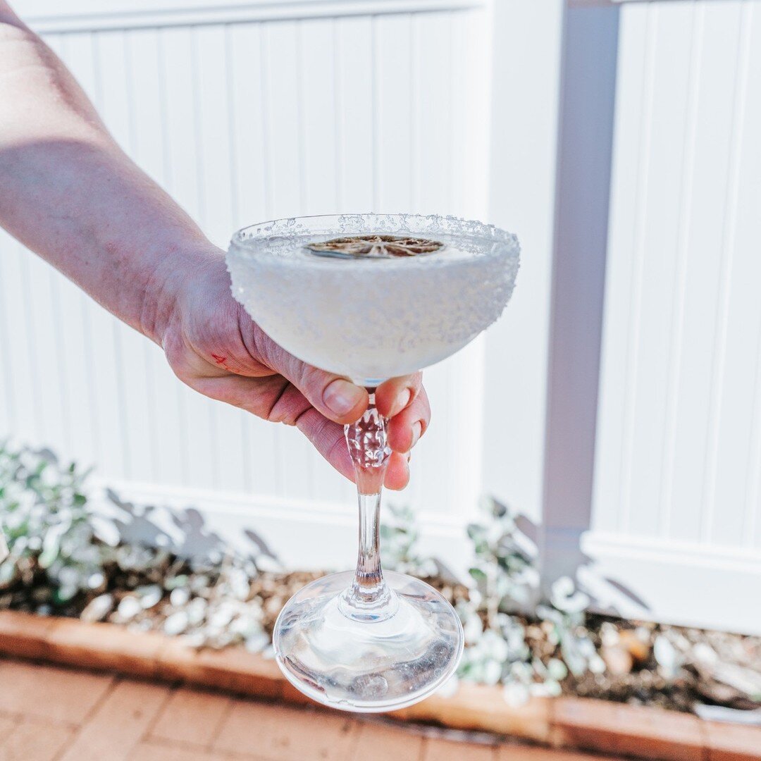 M A R G A R I T A 🍸 🤤

Who else is salivating at the sight of this beauty? 

Appease those margarita cravings for just $12 from 1pm to 3pm today... 😉

#happyhour #centralcoasthappyhour #thepantry #brunchcocktails #margarita #LoveCentralCoast