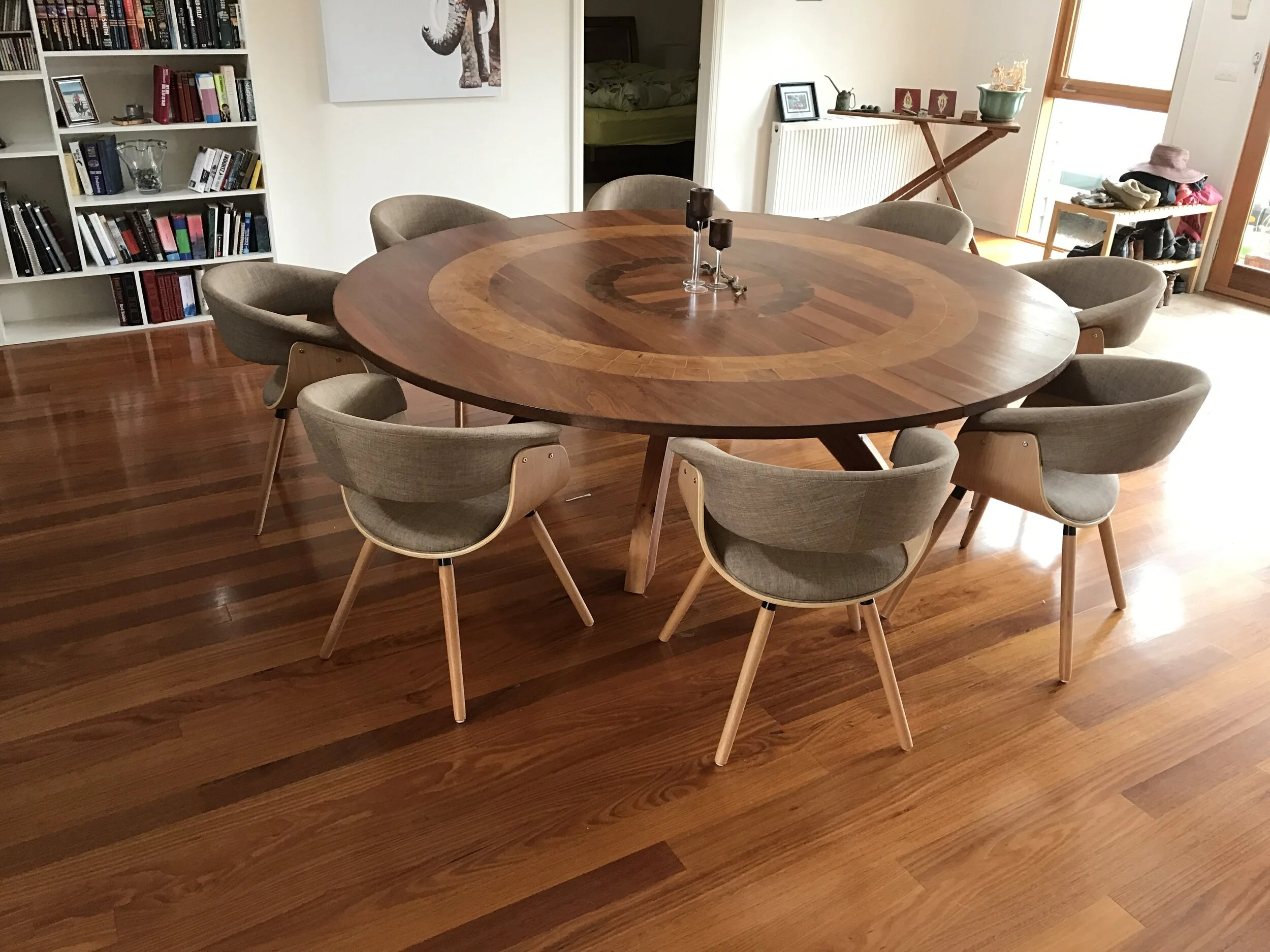 Hoppers Crossing - dining table