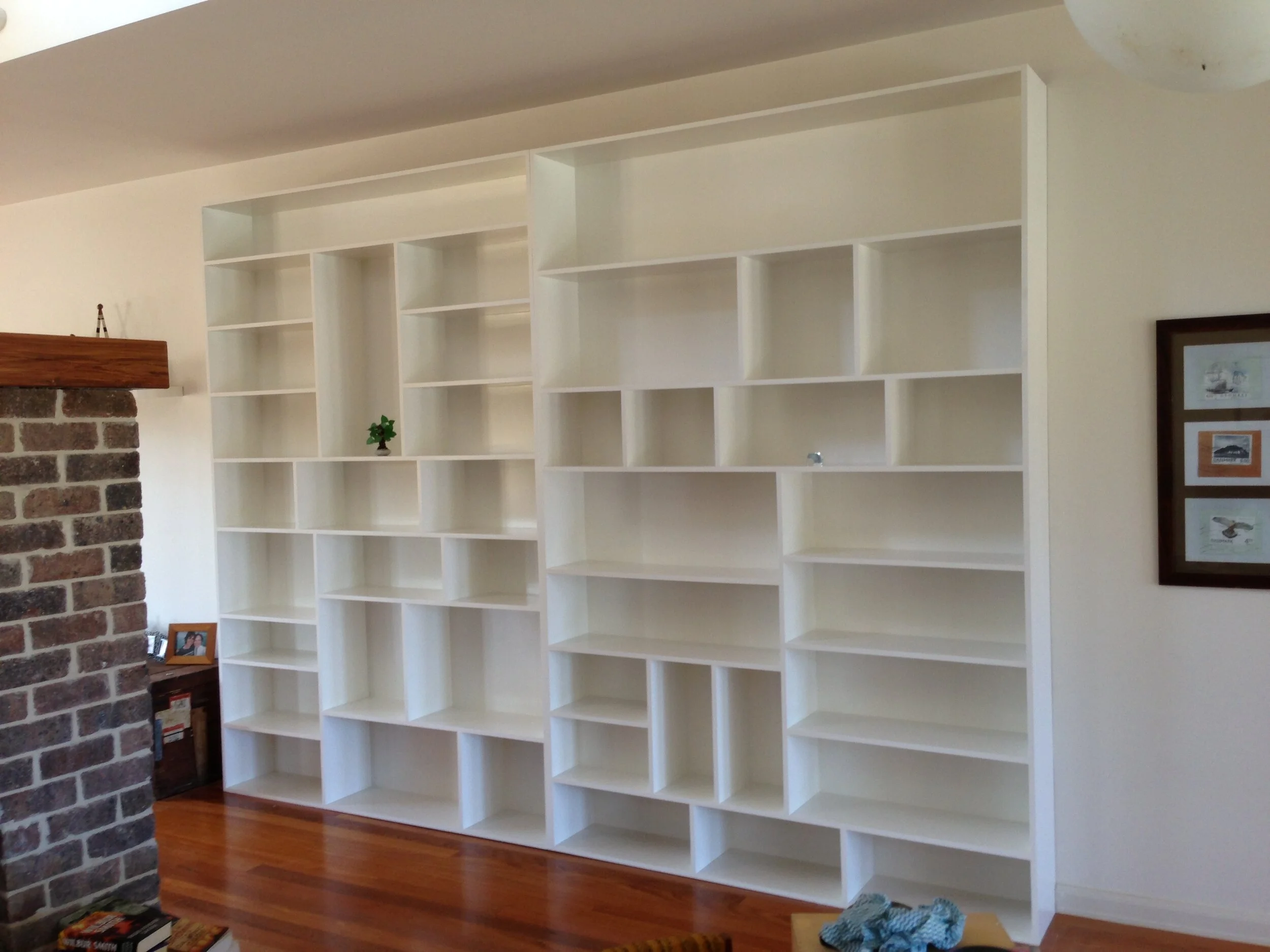 Hoppers Crossing - bookcase