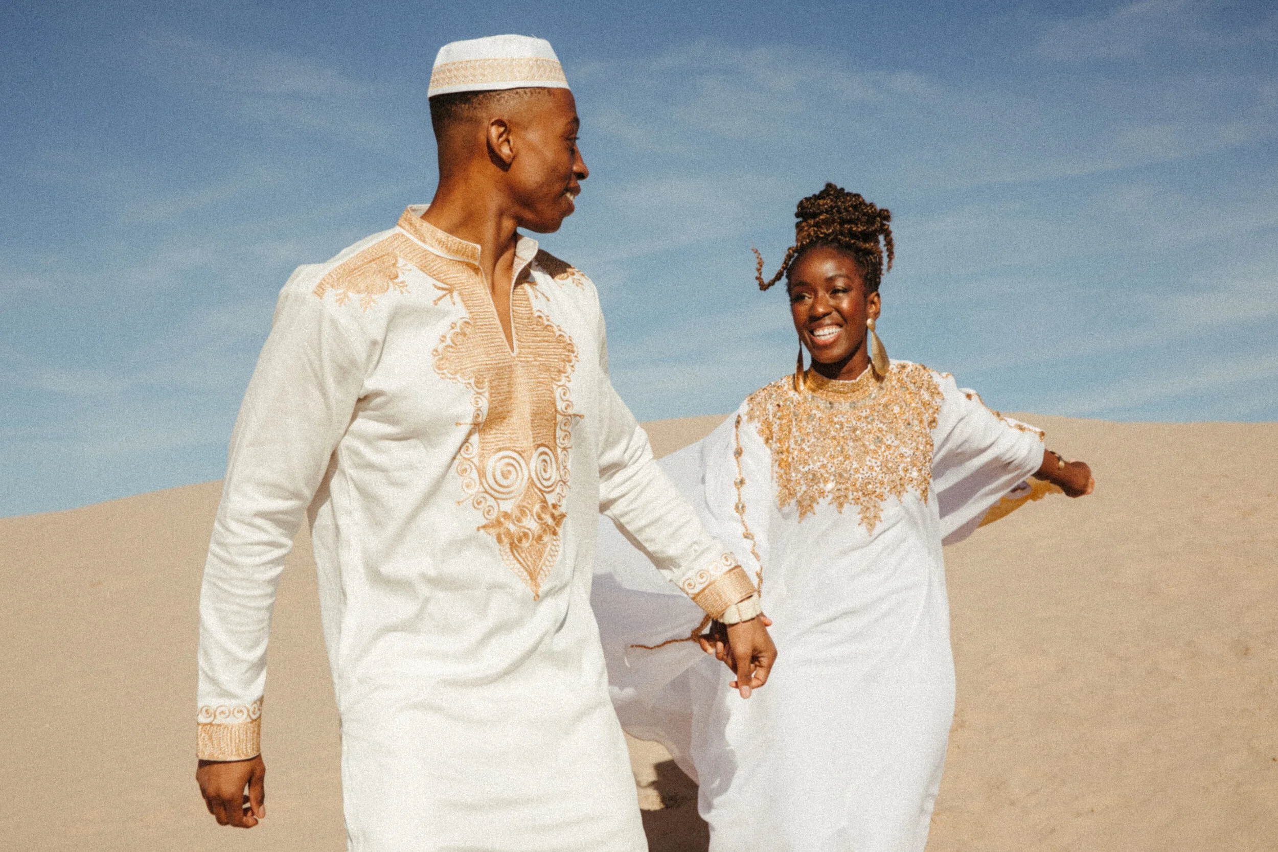 African elopement in sand dunes couple 10 reasons to elope by Andrea Vodickova