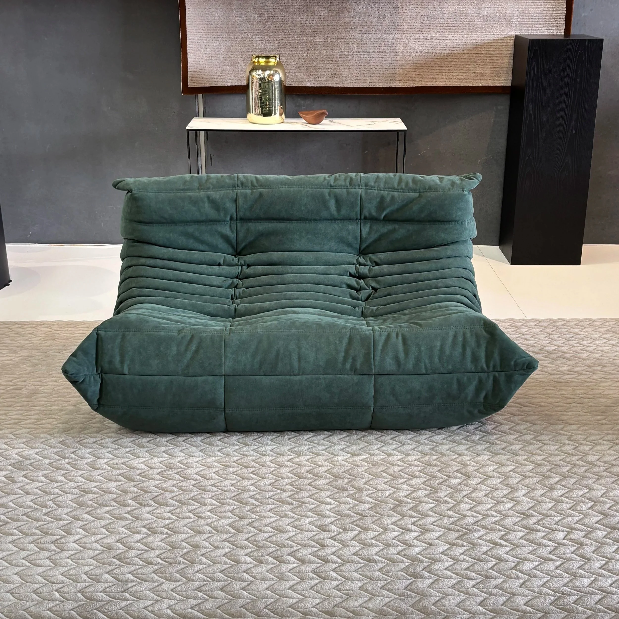 TOGO SMALL SETTEE ALCANTARA LICHEN