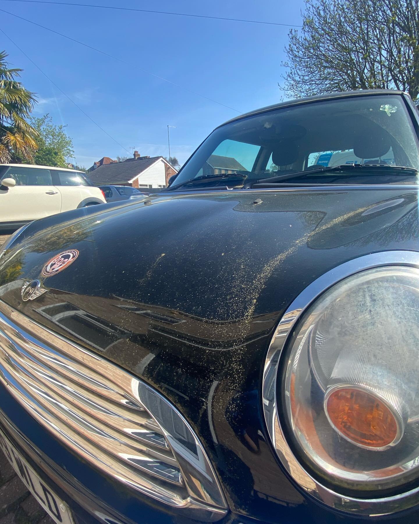Mini Cooper getting a well needed clean this morning in Henfield. 

Back to looking showroom fresh now 😍

Need your car cleaned? Book online at www.SussexValeting.com 

#valeting #detailing #valet #detail #mini #minicooper #bmwmini
