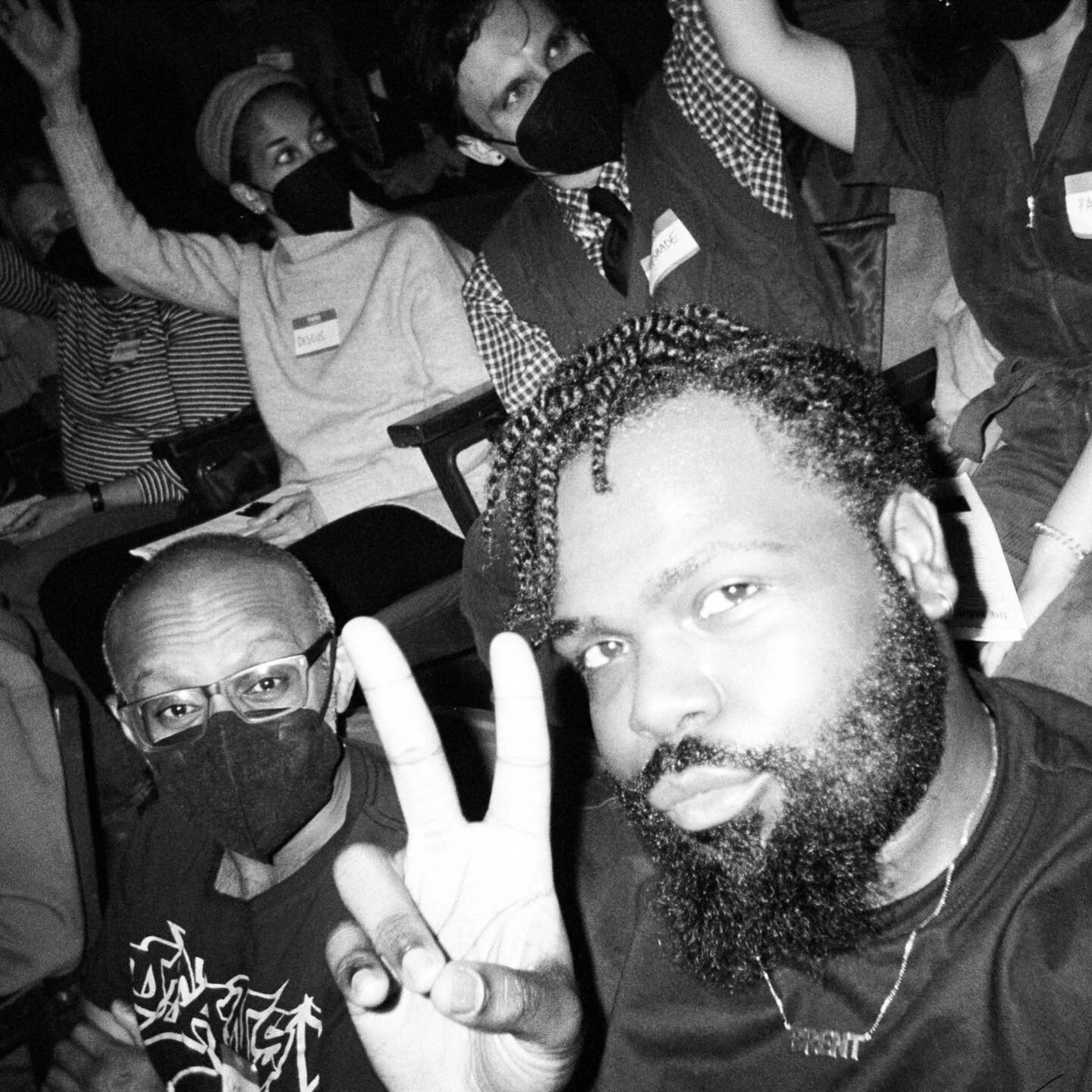 Recent moments in audience participation

[from @ohhbrent&rsquo;s &ldquo;Photo Call&rdquo;]