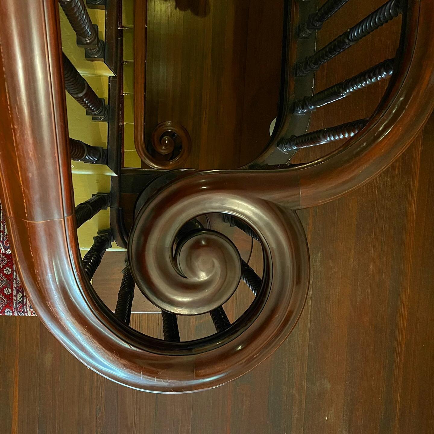Great architecture has absolutely nothing to do with style&hellip; it has everything to do with culture and craftsmanship&hellip;
.
A handcrafted stairway handrail and newel at the historic John Brown House experienced during a wonderful @icaanewengl