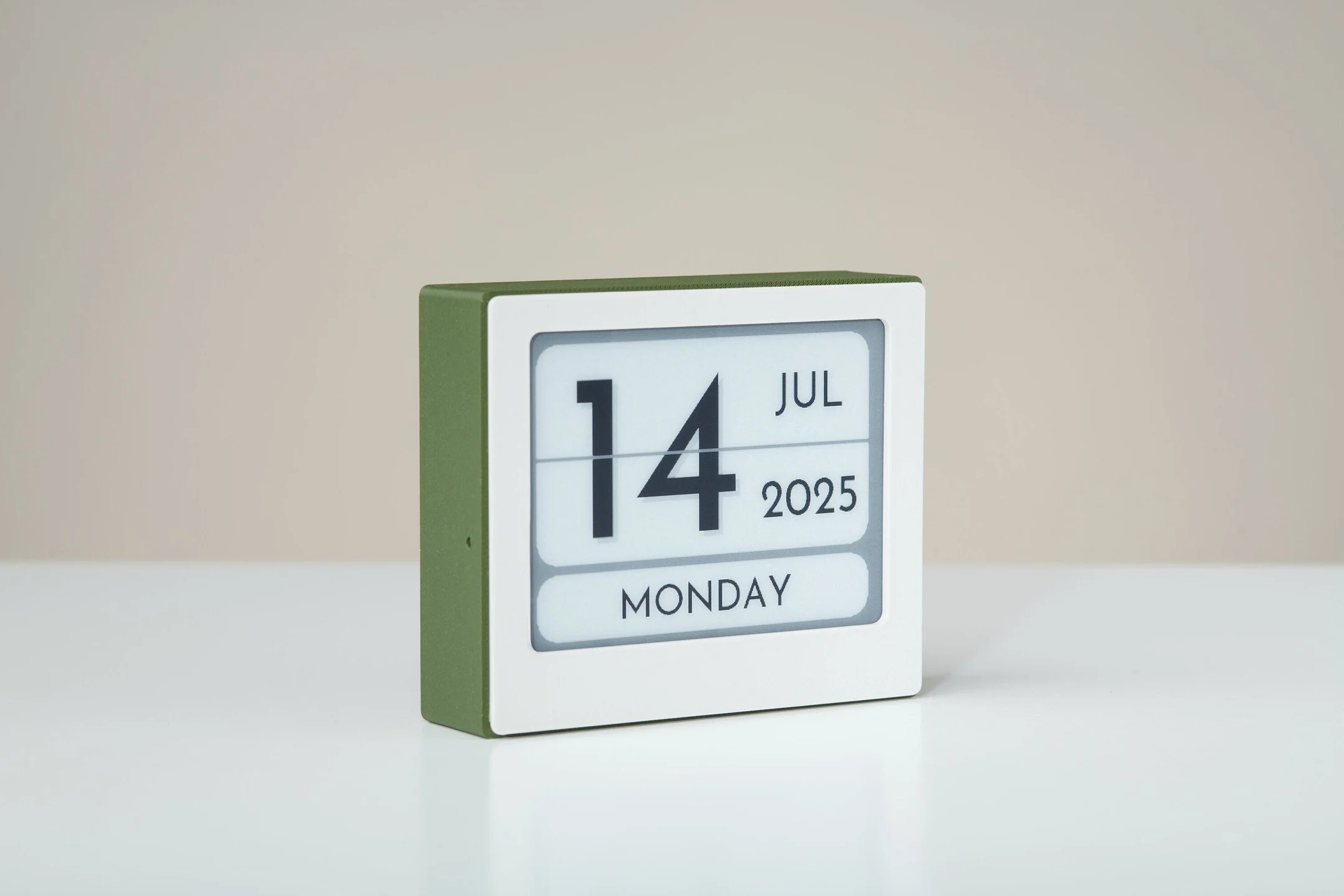 The calendar that updates itself every day - now even better.
Sharper display, support for 12 languages, and thoughtful upgrades throughout.
No sound, no glow - just a calm, paper-like presence for your desk, shelf, or bedside.
Now available at veeb.