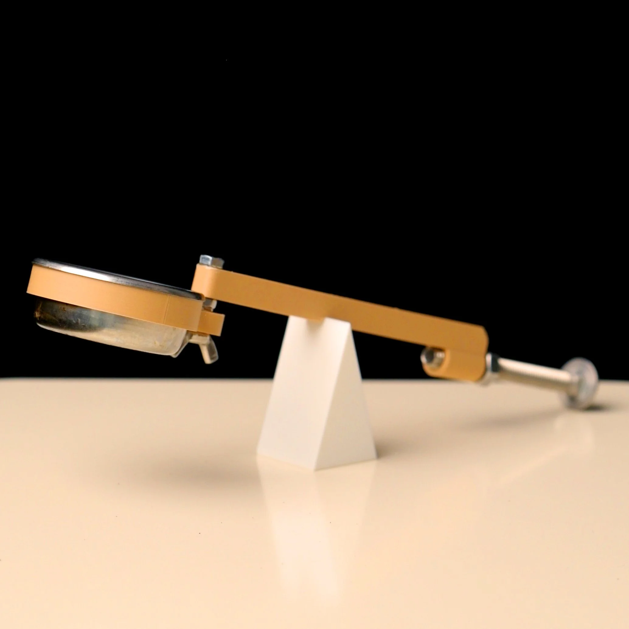 Weigh Your Coffee with Coins and a Bubble (Battery-Free)