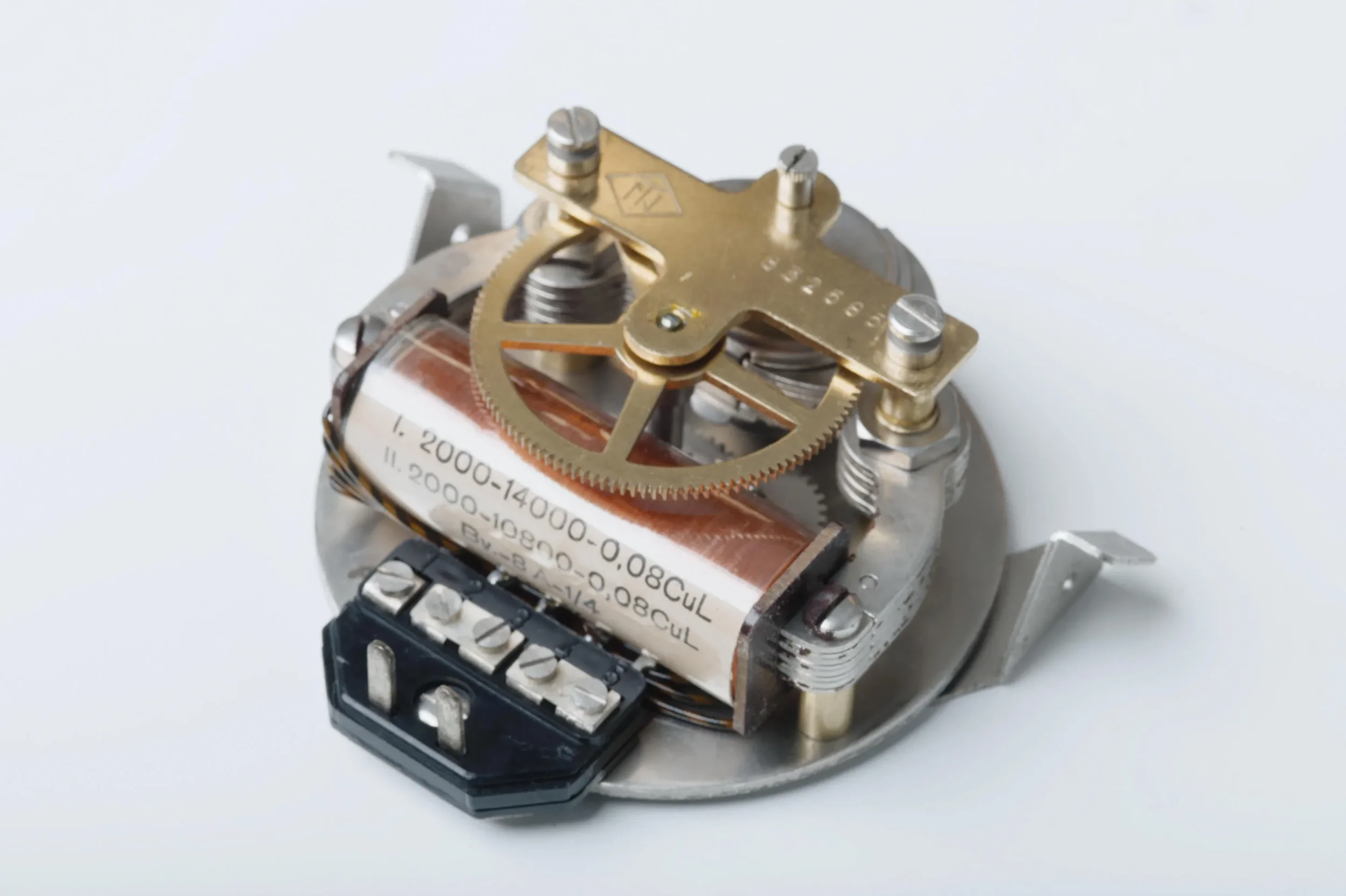 t&n-White-gold.webp