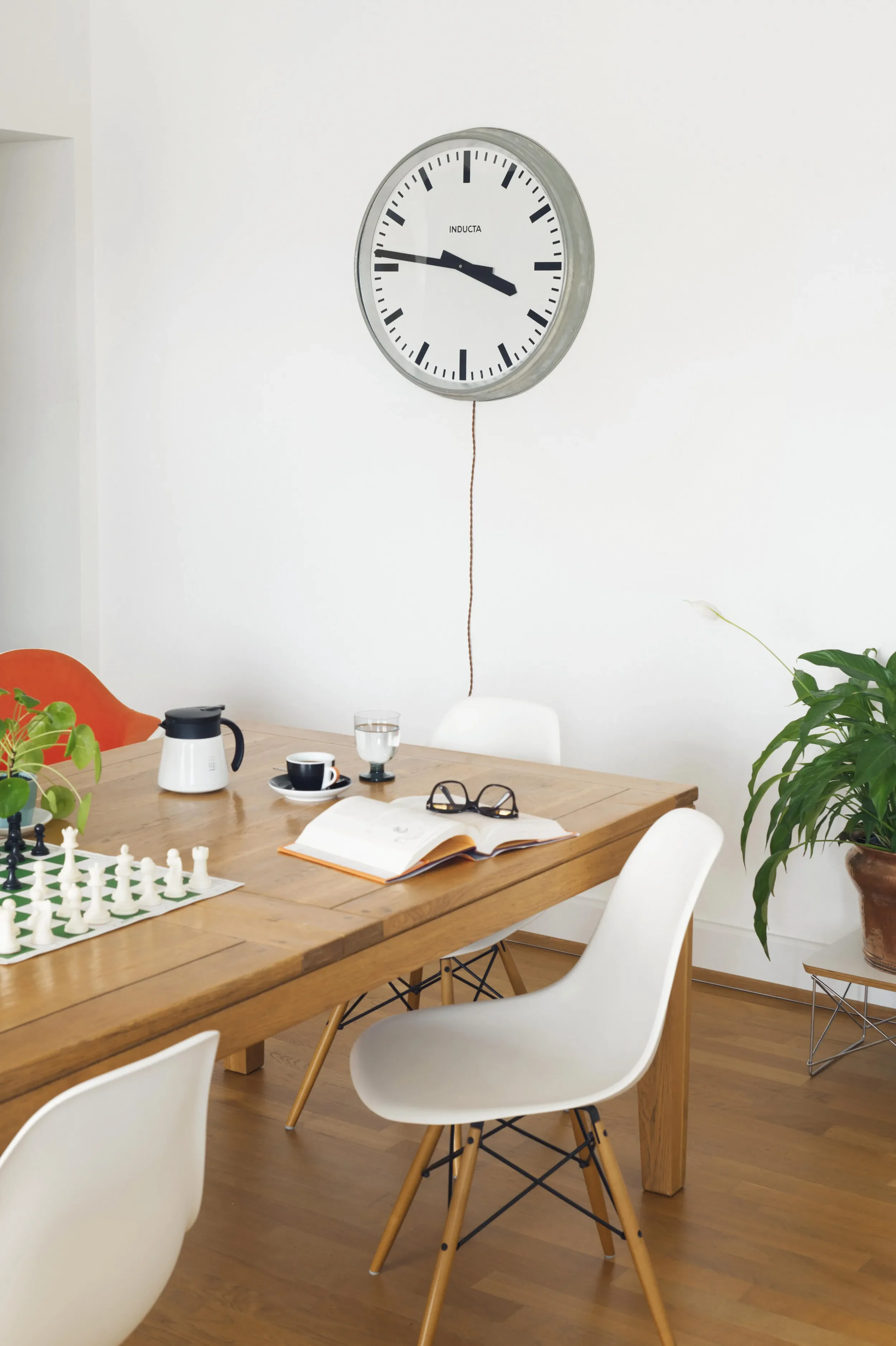 large_swiss_inducta_clock_1968.webp