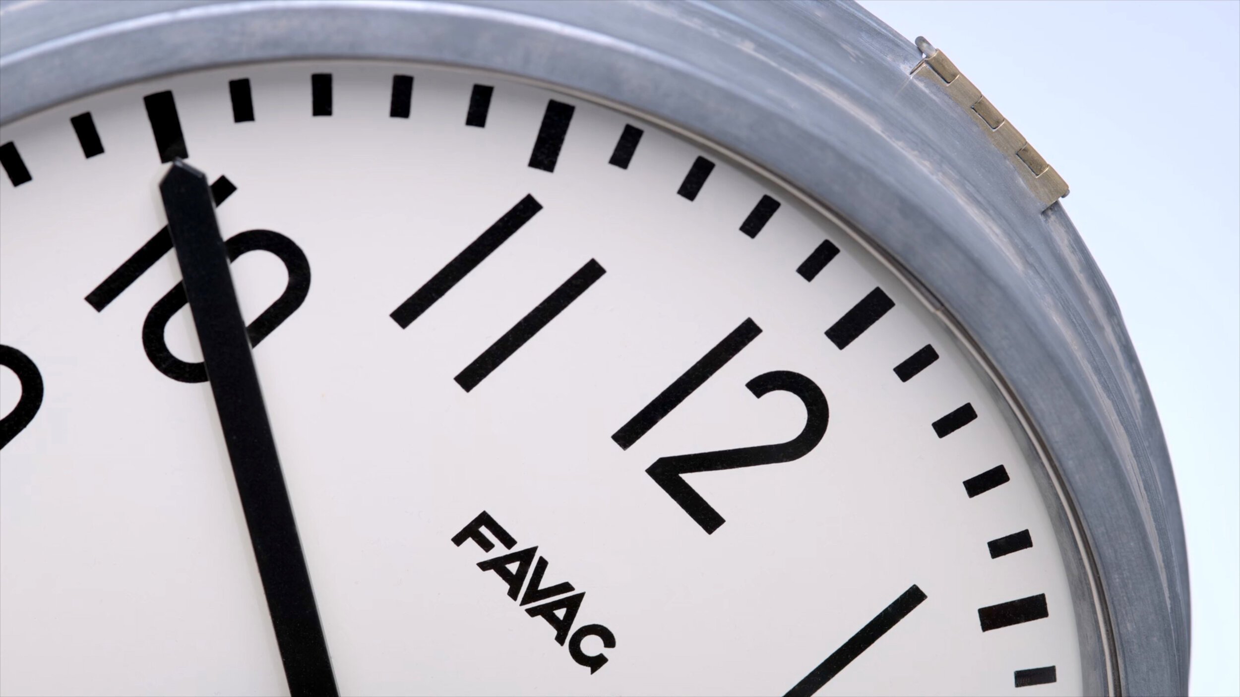 Favag_clock_hinge1.jpg